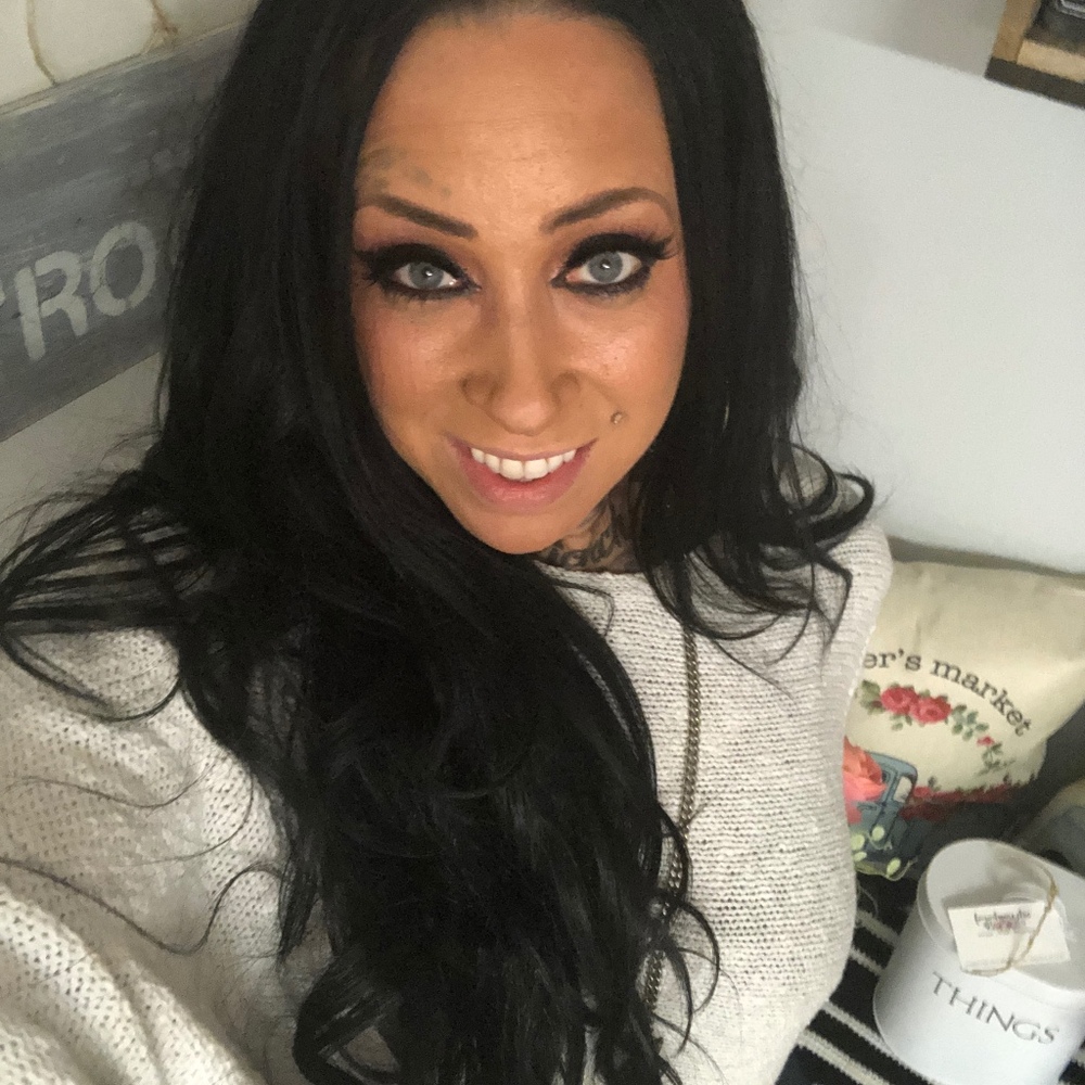 Meet your Posher, Danielle